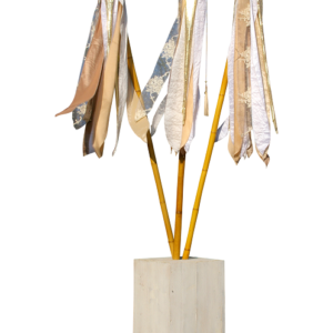 Ibiza Flags in houten bak | 3 bamboe palen in houten bak